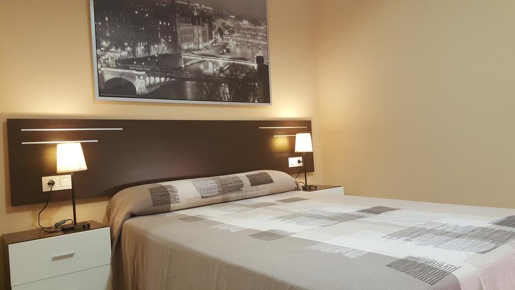 Pension Avenida Vilafranca del Penedès Buitenkant foto