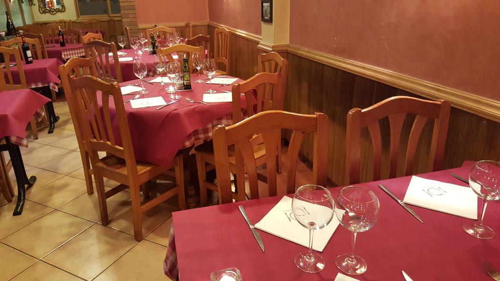 Pension Avenida Vilafranca del Penedès Buitenkant foto