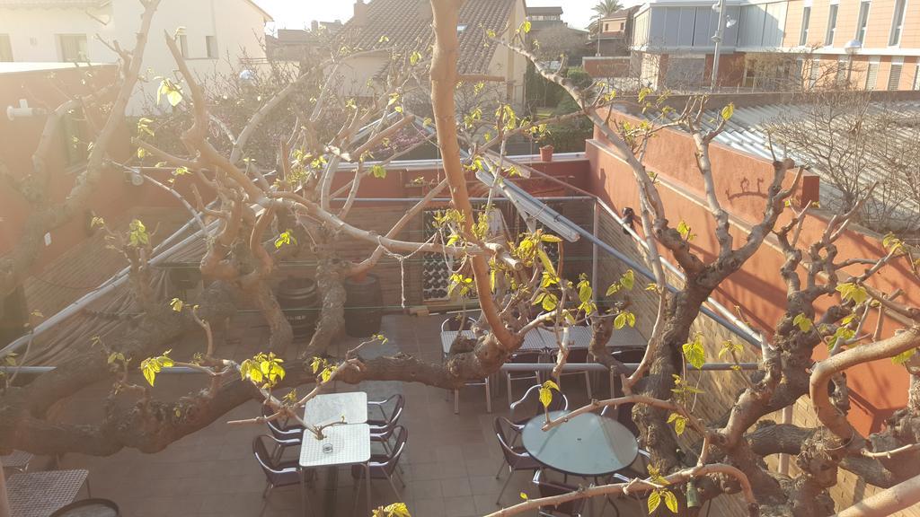 Pension Avenida Vilafranca del Penedès Buitenkant foto